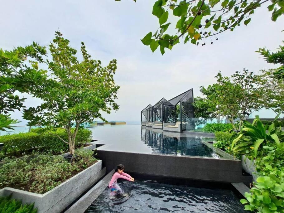 Downtown Chic Condo Rooftop Pool #En797 Pattaja Kültér fotó