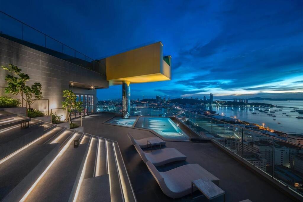 Downtown Chic Condo Rooftop Pool #En797 Pattaja Kültér fotó