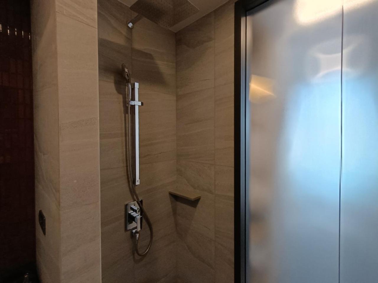 Downtown Chic Condo Rooftop Pool #En797 Pattaja Kültér fotó